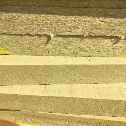 大量生產(chǎn)憎水巖棉板 國(guó)家標(biāo)準(zhǔn)下的高性能建筑保溫材料解析